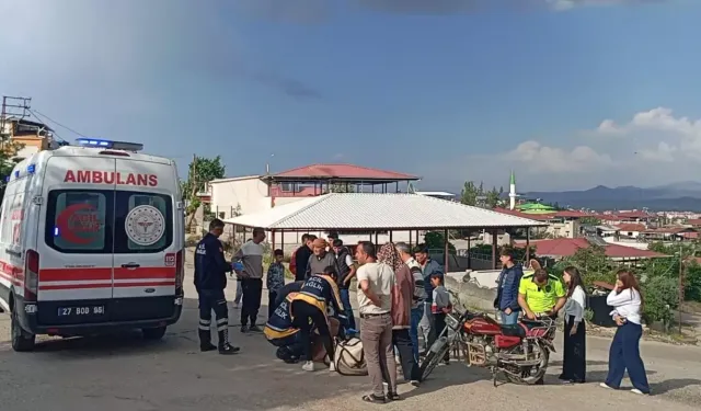Gaziantep kara yolunda bir kaza daha! Seyir halindeki motosiklet devrildi: Yaralılar var