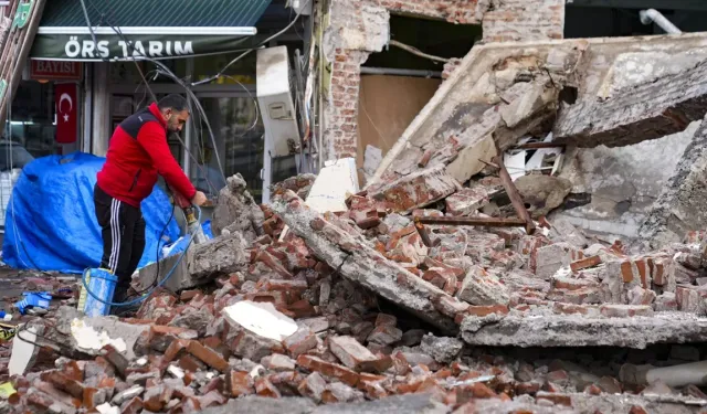 Depremin yaraları sarılıyor! 50 konteyner daha hazırlandı