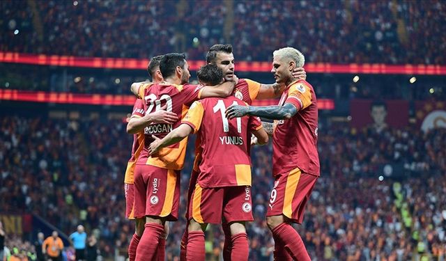 Galatasaray'da flaş gelişme! Yıldız isim takımdan ayrılıyor