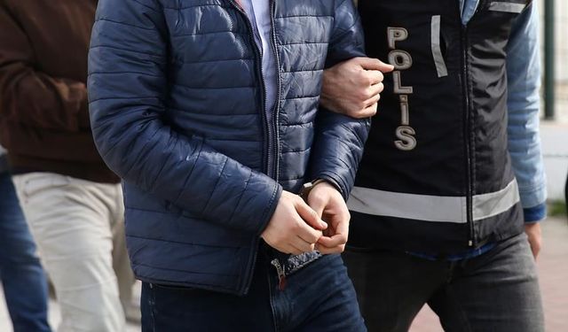 Deprem bölgesindeki otomobilleri Türkiye’ye sokuyorlardı! Yakayı ele verdiler