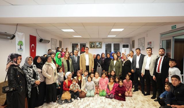 Başkan Yılmaz vatandaşlarla bir araya geldi! Miting gibi karşılama…