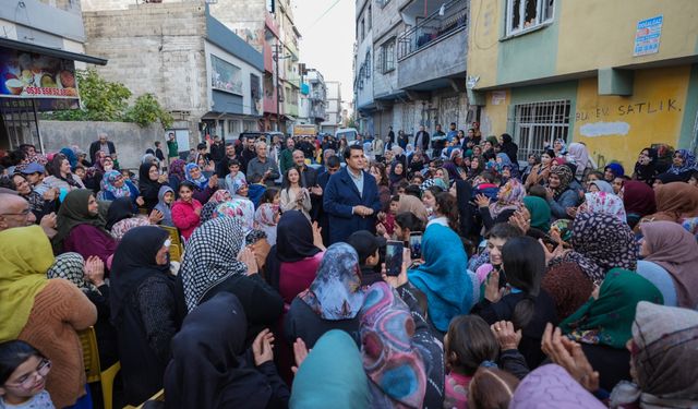 Yılmaz'ın mahalle ziyareti mitinge dönüştü
