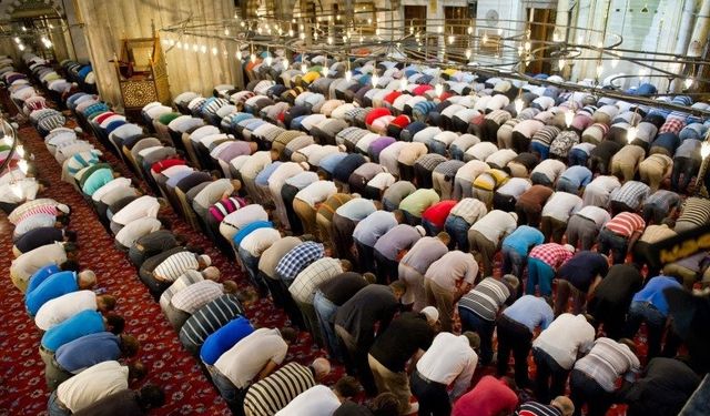 Cuma Hutbesi: Fedakârlığın Zirvesi: Îsâr | 28 Kasım 2025 Cuma