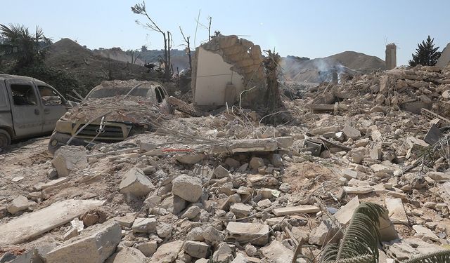 Gerilim tırmanıyor! İsrail, Lübnan'ın güneyinde çok sayıda binayı yıktı