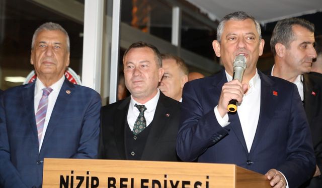 CHP Genel Başkanı Özel, Nizip Belediyesi'ni ziyaret etti