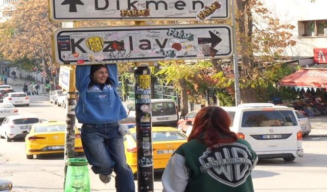 Sosyal medyada viral olmuştu! Kızılay tabelası yenilendi, bu kez de üzeri kirletildi