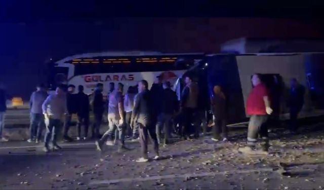 Gaziantep istikametinden Osmaniye’ye seyrenden otobüs devrildi: Yaralılar var!