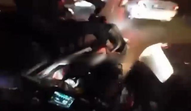 Tehlikeli sürüş sonu kaza! Hızla giden motosikletliye başka motosikletli böyle çarptı…