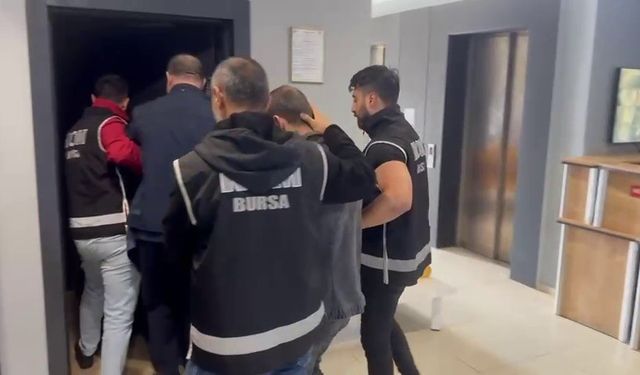 Gümrük kaçağı araç ticaretine büyük darbe! 11 ilde dev operasyon…