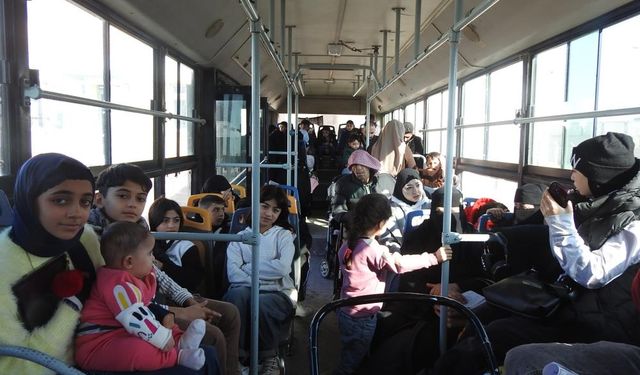 Suriyelilerin gönüllü geri dönüşleri aralıksız sürüyor! “Türkiye'yi çok seviyorum”