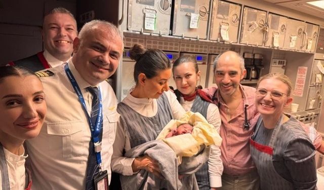 THY uçağında bebek sürprizi! Filipinli yolcu havada doğum yaptı…