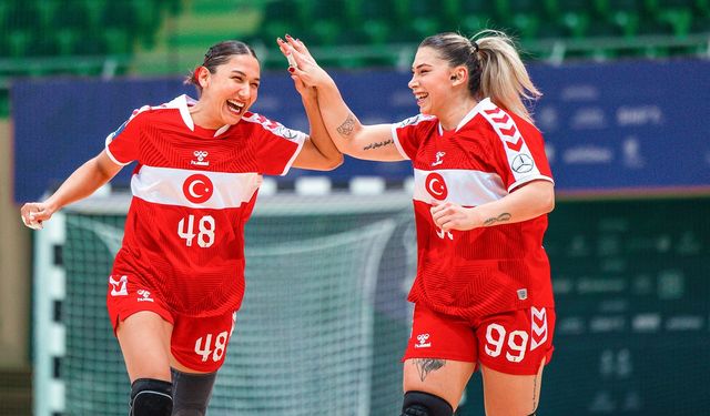 A Milli Kadın Hentbol Takımı tarih yazdı! Üst üste ikinci kez şampiyon oldular
