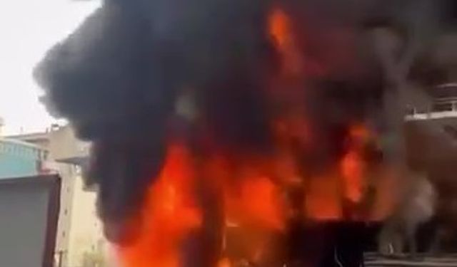 Faciadan kıl payı! İşçi konteyneri alev alev yandı…