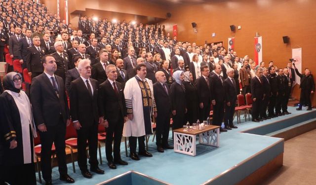 Göç İdaresi Başkanı Türkiye’de yaşayan yabancı sayısını açıkladı!