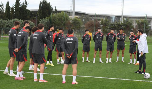 Ümit Milli Futbol Takımı hız kesmiyor! Ukrayna maçı hazırlıkları sürüyor