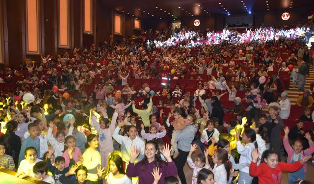 Çocuklar doyasıya Şahinbey’de eğlendi