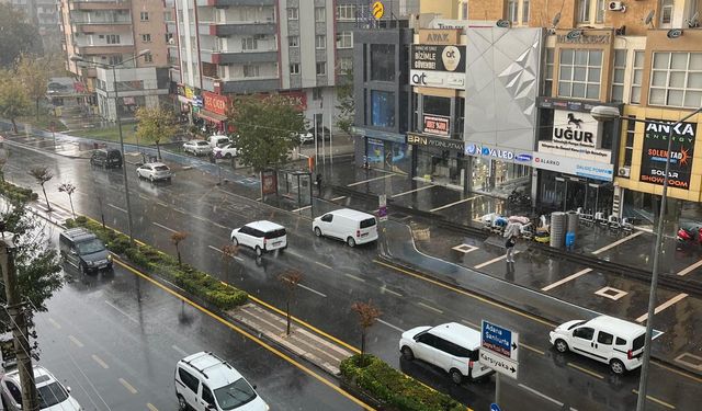 Gaziantep’te sağanak yağış etkili oluyor: 3 Gün aralıksız yağacak!