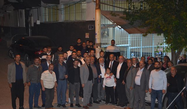 CHP Gaziantep heyeti vatandaşlarla bir arada