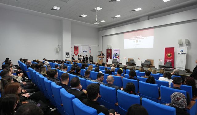 GAÜN iş birliğiyle gençlerin kariyer yolu GSOMEM’de ele alındı! Sektör temsilcileri ve öğrenciler katıldı