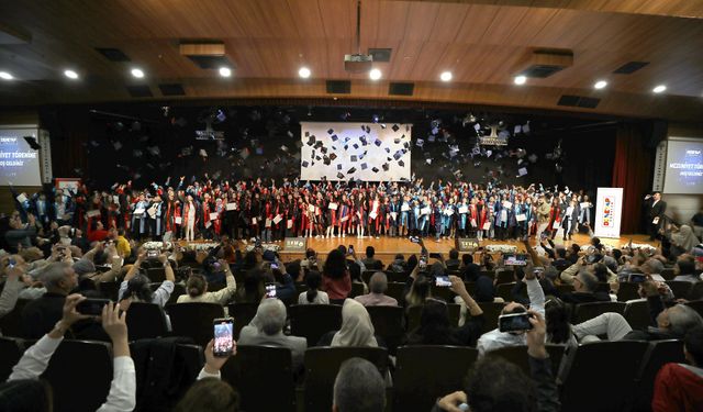 Gaziantep Deneyap Atölyelerinde mezuniyet heyecanı