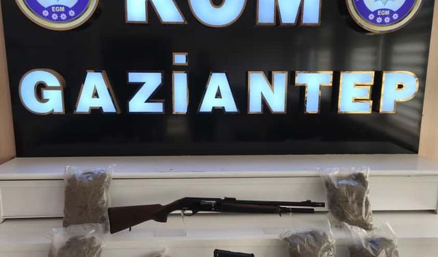 Gaziantep’te ruhsatsız silahlar ve büyük miktarda uyuşturucu ele geçirildi