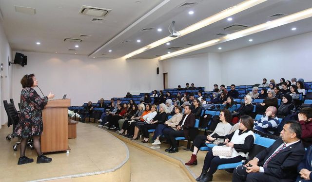 GAÜN’de önemli konferans! “Uygulamalı Davranış Analizinin Bilinmeyenleri” konferansı düzenlendi