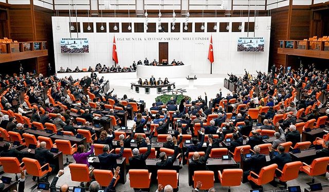 AK Parti, 11. Yargı Paketi’ni TBMM Başkanlığı’na sundu! 55 bin mahkûma tahliye yolu açıldı