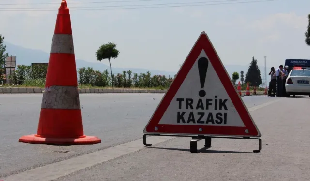 Gaziantep'te bir kaza daha! Traktörle otomobil çarpıştı! 2 kişi yaralandı