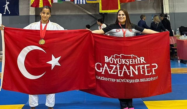 GBB sporcusu Üsküp'te tarih yazdı... Tek sporcuyla çifte madalya!