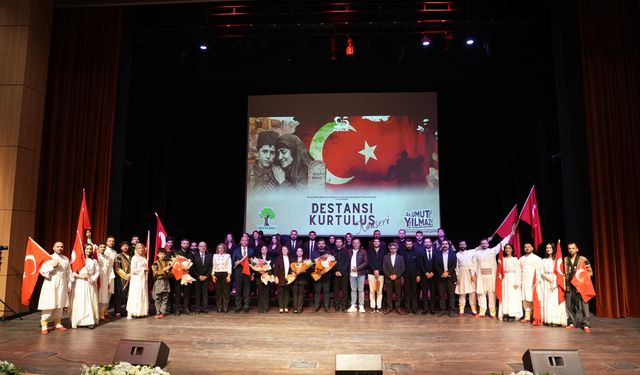 Şehitkamil’den kurtuluş ruhuna yakışır destansı gece