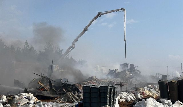 Gaziantep'te inşaat şantiyesinde korkutan yangın! Patlamalar meydana geldi