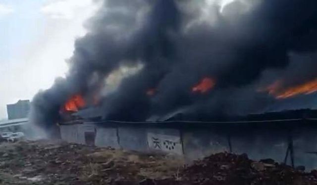 Gaziantep'te korkutan depo yangını!
