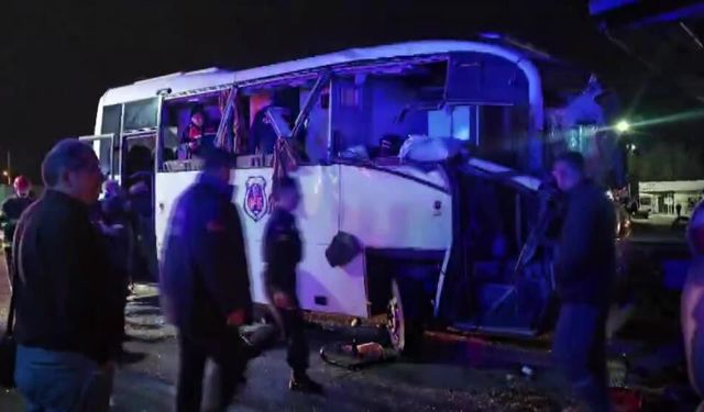 Feci zincirleme kaza! Ortalık savaş alanına döndü! Çok sayıda yaralı var