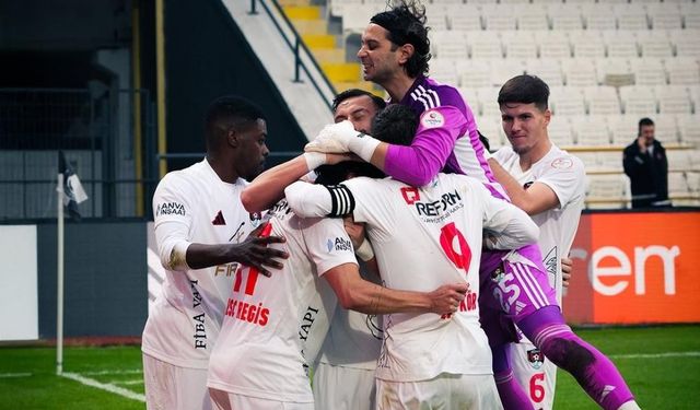 Manisa FK: 3 - Vanspor FK: 1 (Maç Özeti)