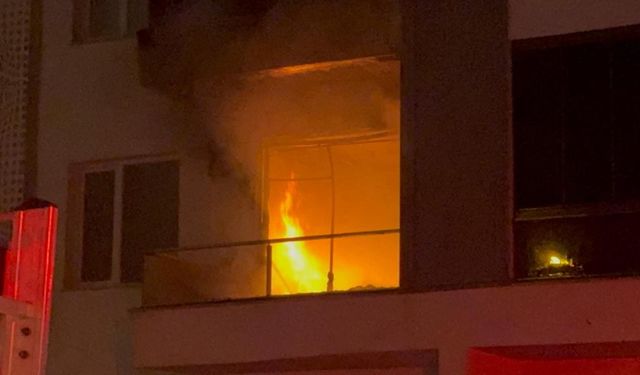 Ailesiyle tartıştı, evini ateşe verdi! 3 kişi dumandan etkiledi