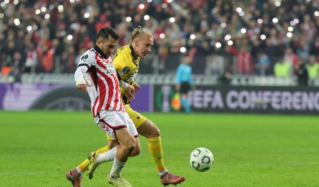 Samsunspor evinde AEK engelini aşamadı! 2-1 mağlup oldu