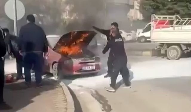 Gaziantep'te seyir halindeki otomobil alev alev yandı!
