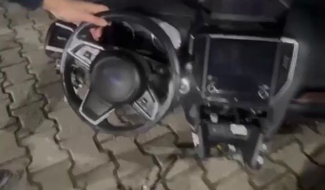 Emniyetten nokta operasyon! 12 milyonluk gümrük kaçağı otomobil parçaları ele geçirildi