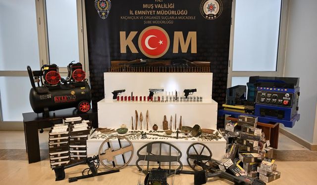 Kaçakçılara aman verilmiyor! Operasyon düzenlendi! Evlerinden çıkanlar şaşırttı...