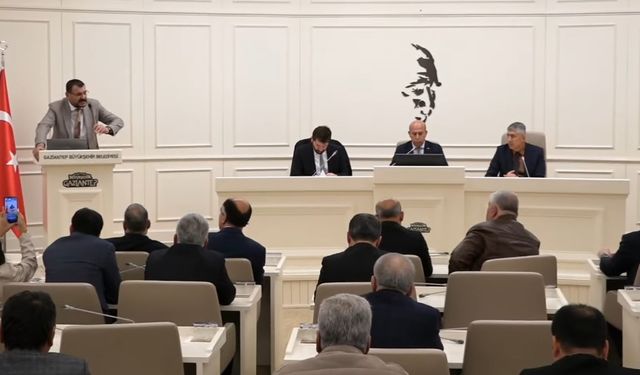 Gaziantep Büyükşehir Meclisinde sinirler gerildi! Birlikte eylem yapalım…