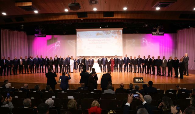 Atay ve Özyurt ailelerinin mutlu günü! Gaziantep’te siyaset dünyası bu nikahta buluştu…