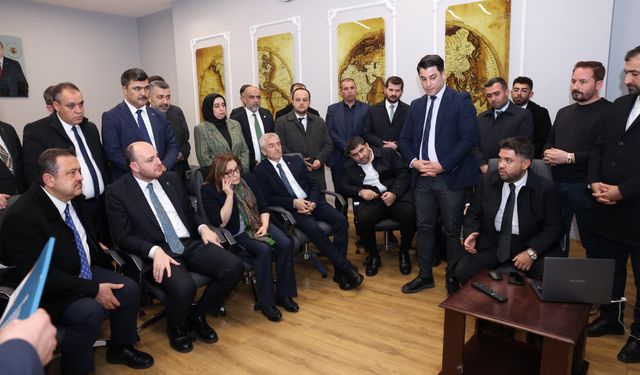 AK Parti Teşkilat Başkanı Büyükgümüş’ten Gaziantep’te flaş toplantı… Neler konuşuldu?