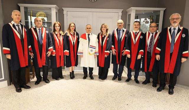 GAÜN’de Akademik Tören… Rektör Doğan takdim etti