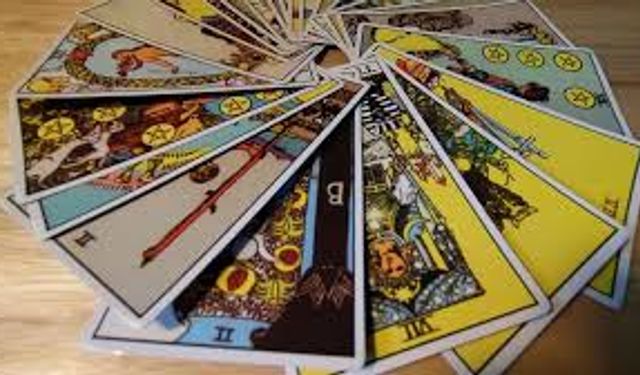 Günlük Tarot Kart Açılımı 19 Aralık 2025! Geleneksel yapı ve içsel rehberlik ön planda