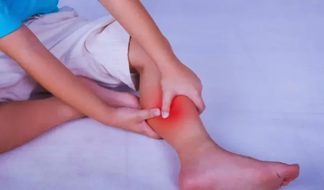 Bacak ağrısına dikkat! Damar hastalığı işareti olabilir! Uzmanı uyardı…