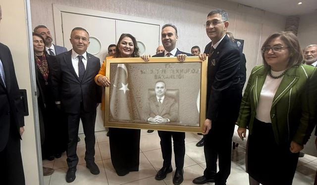 Tümüklü, Bakan Kacır ile bir araya geldi! Gaziantep Mobilya Sektörü masada!