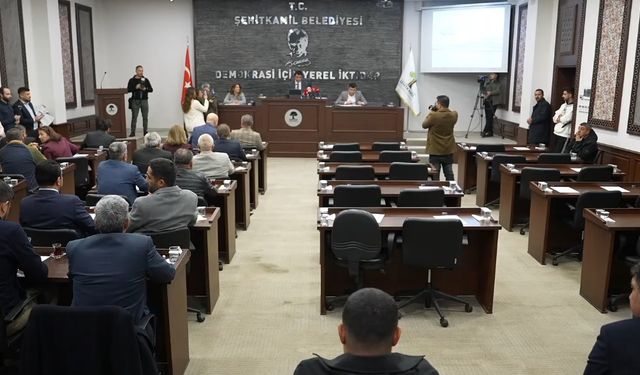 Şehitkamil Meclisinde büyük şok! CHP ve YRP sıraları boş kaldı…