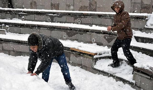 Yarın (17 Aralık 2025) okullar tatil mi? Son dakika valilik açıklamaları ve hava durumu gelişmeleri