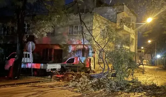 Bursa’da  bugün okul var mı yok mu? 8 Ocak okullar tatil mi? Son Dakika lodos fırtına nedeniyle eğitime ara verildi mi?