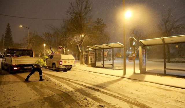 Gaziantep’te kar yağışı başladı! Büyükşehir Belediyesi teyakkuzda…